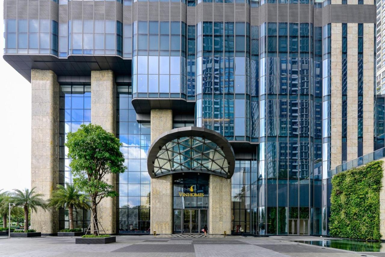 Celavie Serviced - The Landmark 81 *